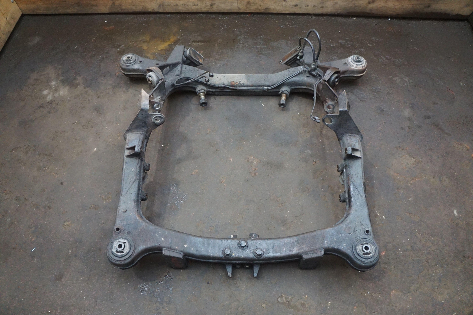 Rear Suspension Subframe Cradle Crossmember OEM Rolls Royce Silver Shadow 1973