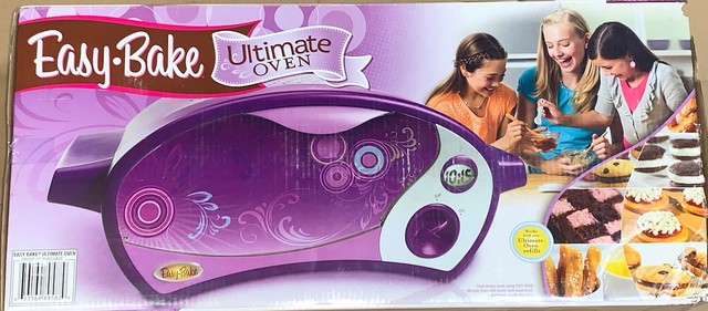 2010 Hasbro Easy Bake Ultimate Oven 