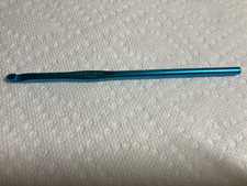 Susan Bates Aluminum Blue Crochet Hook Size US Hor 8/5.00mm, Made in Mexico