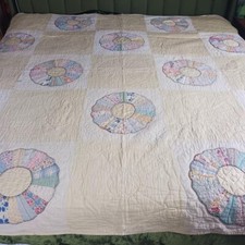 Antique Hand Sewn Dresden Plate Patchwork Quilt