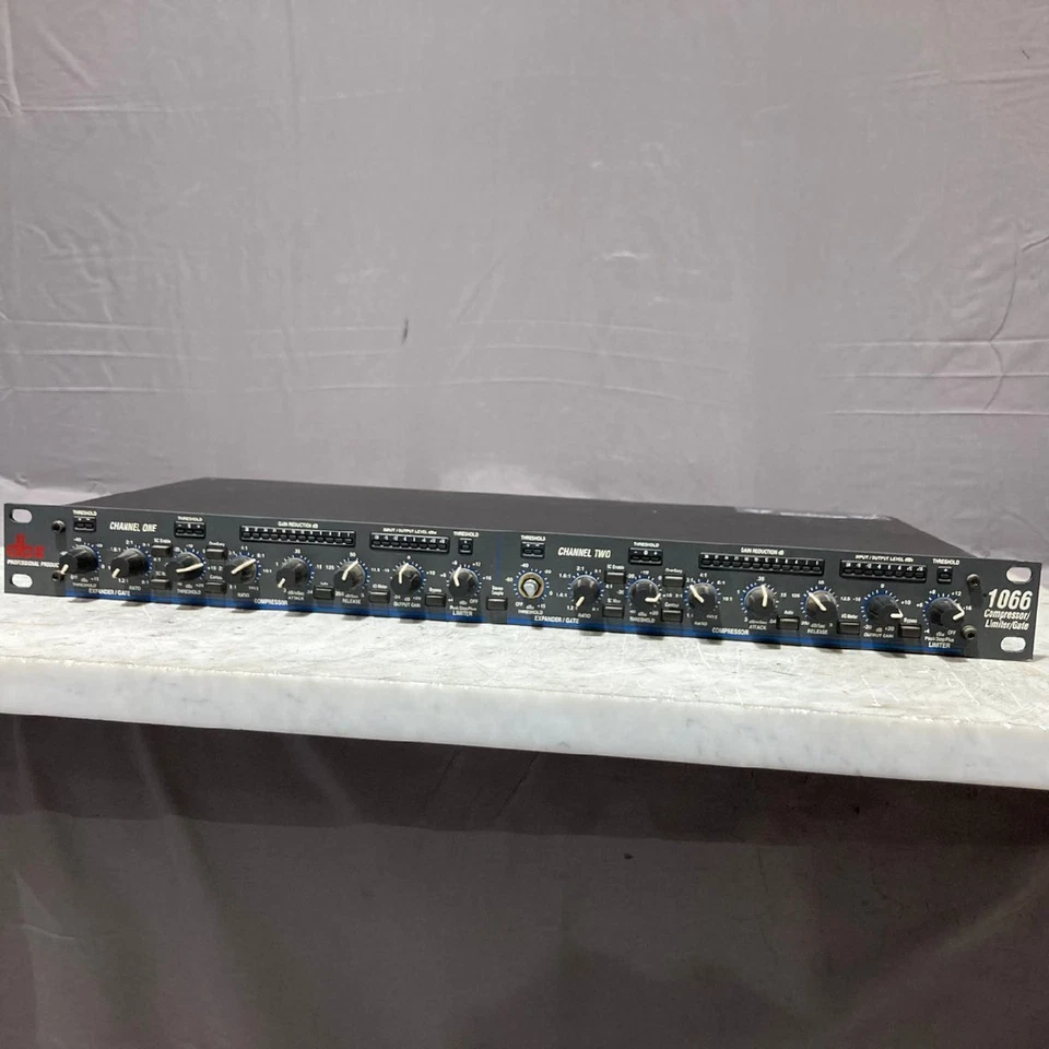 DBX 1066 Stereo Compressor Limiter Gate 2Channel Dynamics Processor Tested Japan - Image 2 of 4