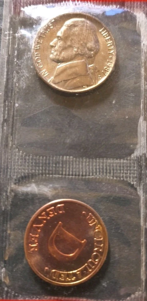 1987 D US Mint Denver Souvenir Sets  - Image 3 of 4