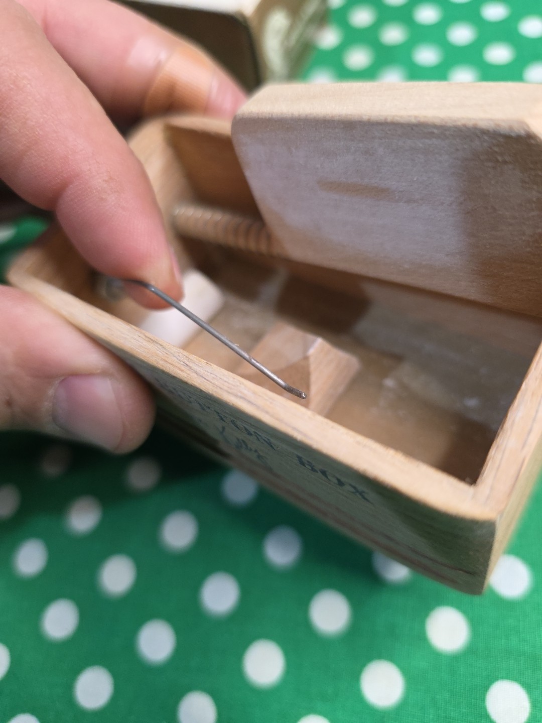 VINTAGE KELLY KALLERS PUSH BUTTON BOX PUSH PULL TURKEY CALL KELLY COOPER CALLER