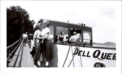 1954 Wisconsin Dells Dell Queen Excursion Boat & Passengers Photograph