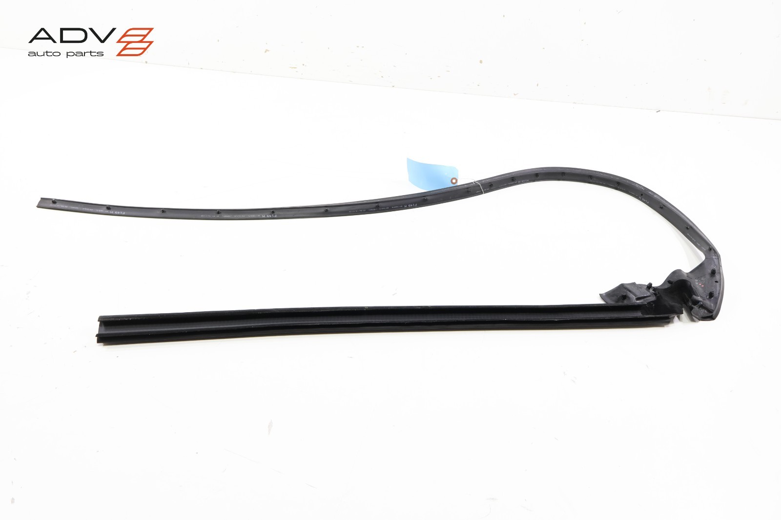 2015 - 2018 FERRARI CALIFORNIA T RIGHT PASSENGER SIDE DOOR WEATHERSTRIP SEAL OEM