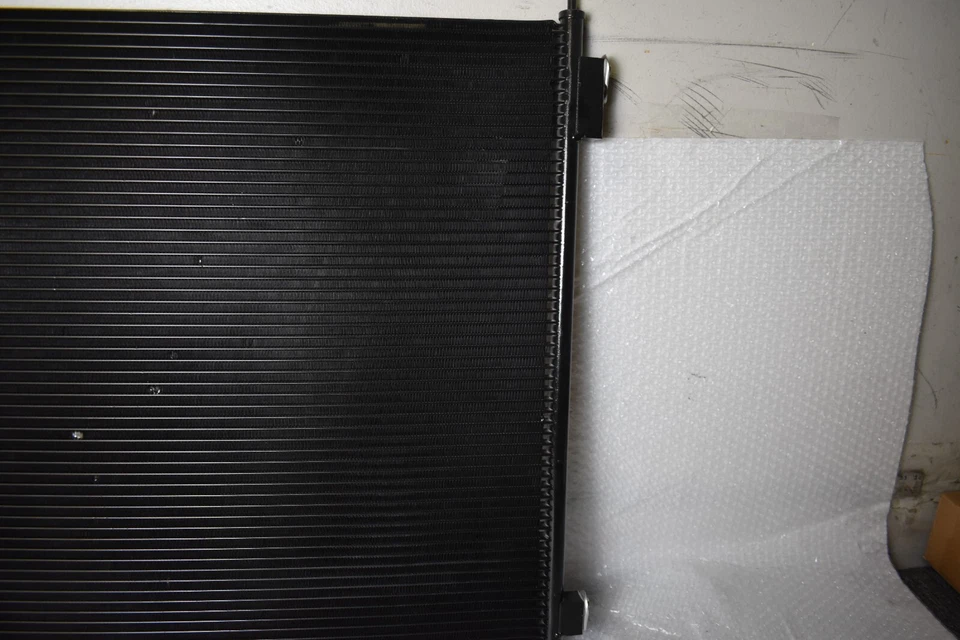 Radiador condensador LAND ROVER LR3 SE SPORT A/C 2005-2009 AFTERMARKET - Imagem 4 de 4