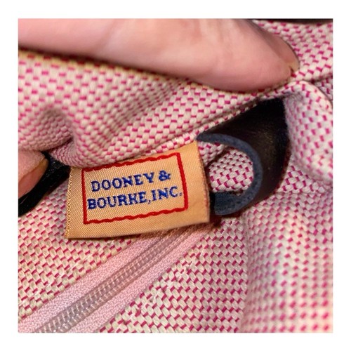 Dooney&Bourke & Hayden Panitierre ‘07 Limited Edition Pebbled Leather Pocketbook - Picture 5 of 10