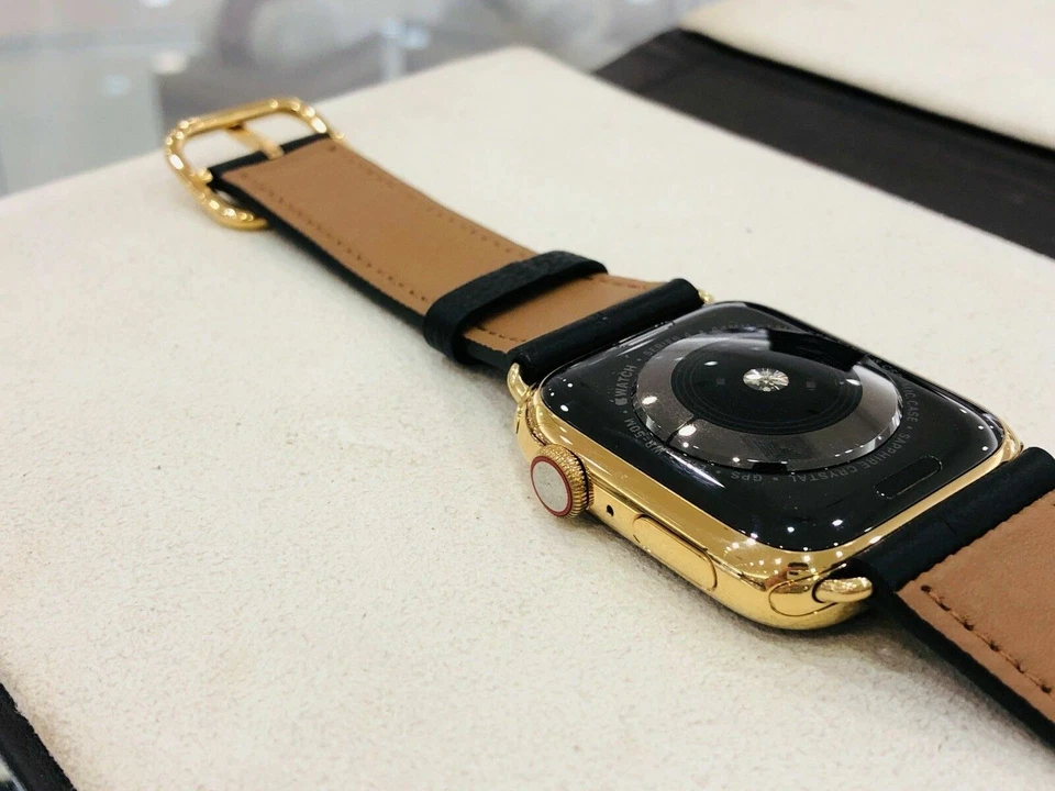 24K Gold Plated 44MM Apple Watch SERIES 5 Stainless Steel Black Leather GPS LTE - Image 4 of 4