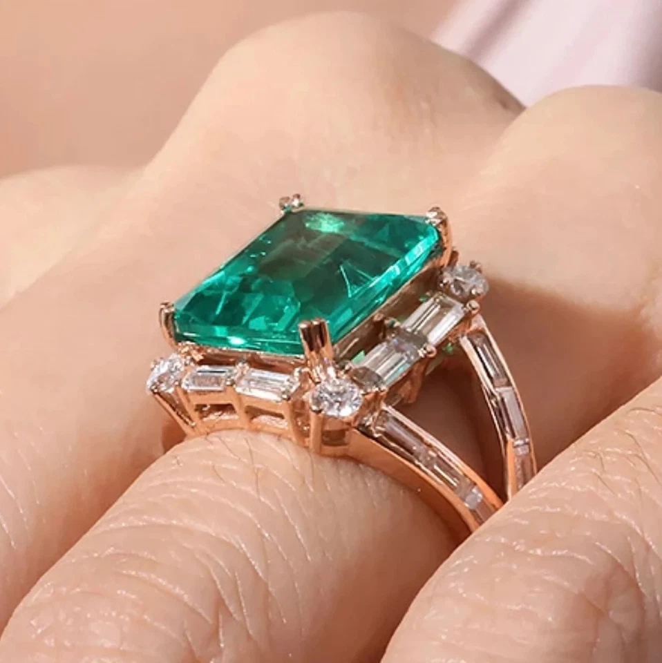 Anillo de aniversario de diamantes y esmeraldas naturales talla esmeralda de 5,50 quilates de oro rosa de 14 k 8 Foto 2 de 4