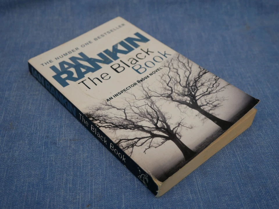 IAN RANKIN - INSPECTOR REBUS X 2 - LET IT BLEED & THE BLACK BOOK - PAPERBACK - Image 2 of 4