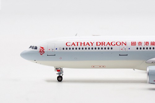 Avión Cathay Dragon Airbus A330-300 B-LBF 1:200 DIECAST preconstruido - Imagen 9 de 12