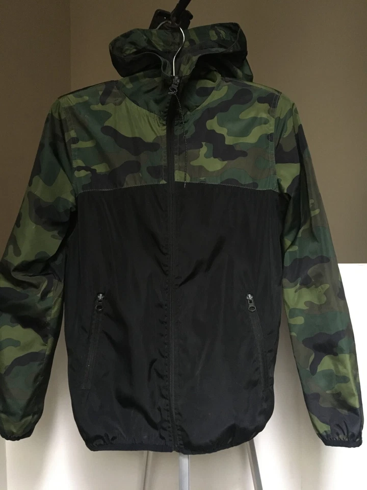Chaqueta ligera para niños talla PEQUEÑA S camuflaje con capucha verde negro OCEAN CURRENT Foto 2 de 4