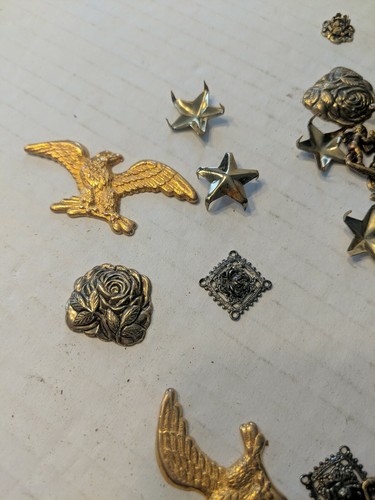 Vintage Lot Of Small Metal Embellishments For Crafting / Jewelry Making - 第 9/9 張圖片