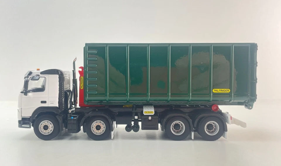 WSI 02-2428 Volvo FM4 8x4 Day Cab RHD Hook Lift Container Truck Palfinger 1:50 - Image 3 of 4