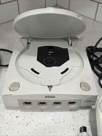 SEGA Dreamcast Console 2 Controllers Memory Card, Manual & Web Browser See Descr