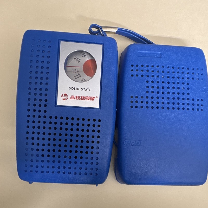 ARO Arrow Solid State Transistor Radio Blue w/ Box & Operating Instructions