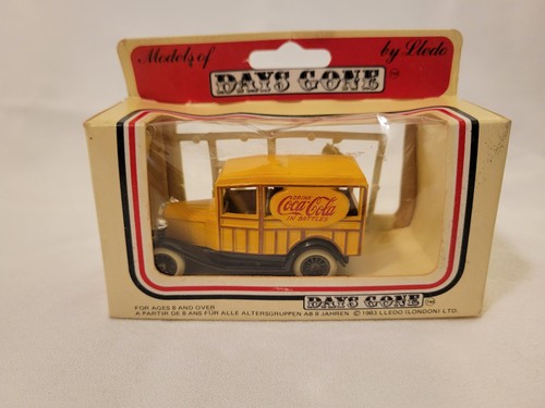 LLedo Days Gone Coca Cola 1934 Woody Wagon Diecast