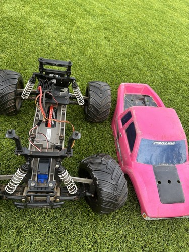 Traxxas Stampede 2wd Brushless - Picture 3 of 3