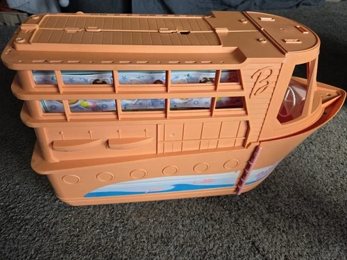 Vintage 2002 Mattel Barbie Cruise Ship Missing Items See Pictures