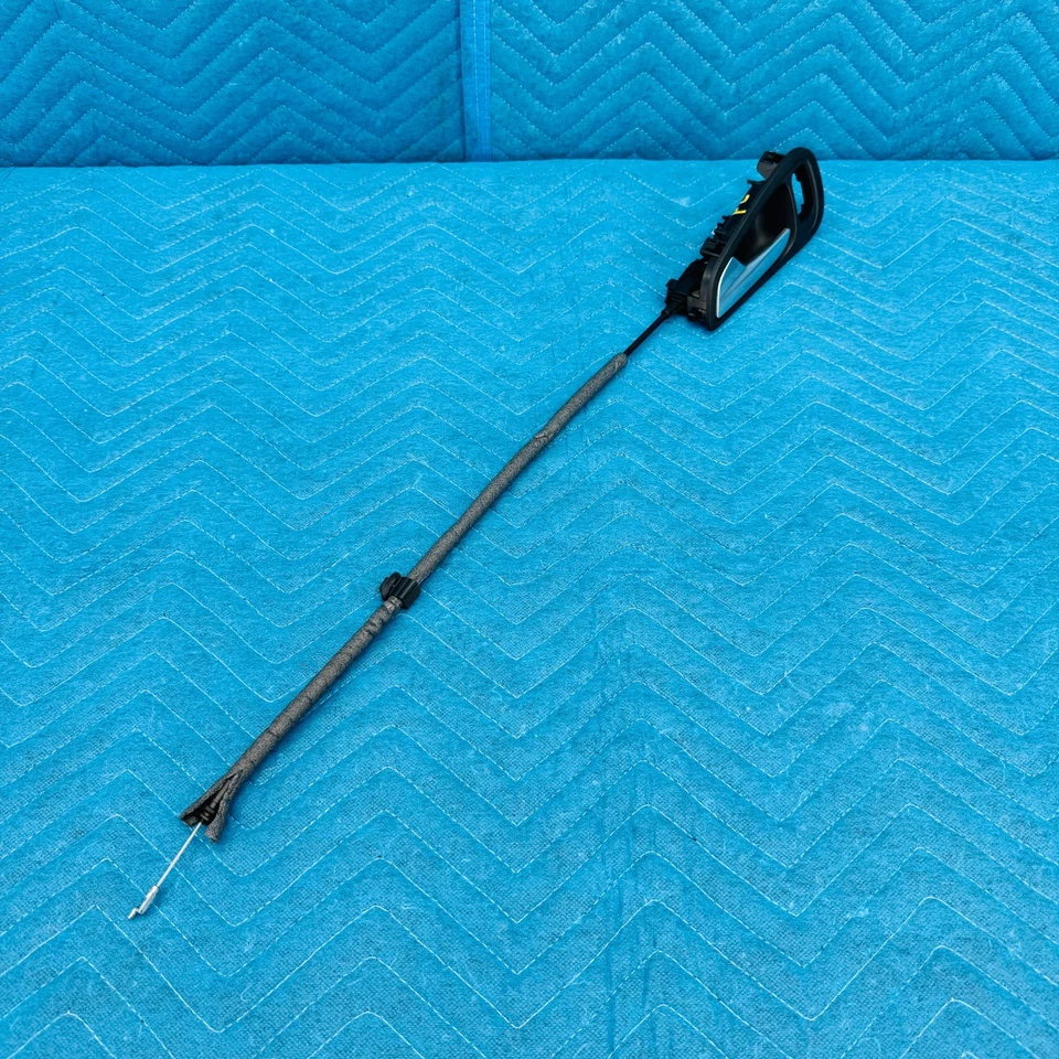 Manija de puerta interior delantera del conductor Ford Focus ST 2.0 2015-2018 OEM F1EBA22601BAW Foto 3 de 4