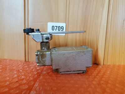 HONEYWELL MICRO SWITCH 1LS3-3 1NC/1NO SPDT Limit Switch Rotary Lever Arm