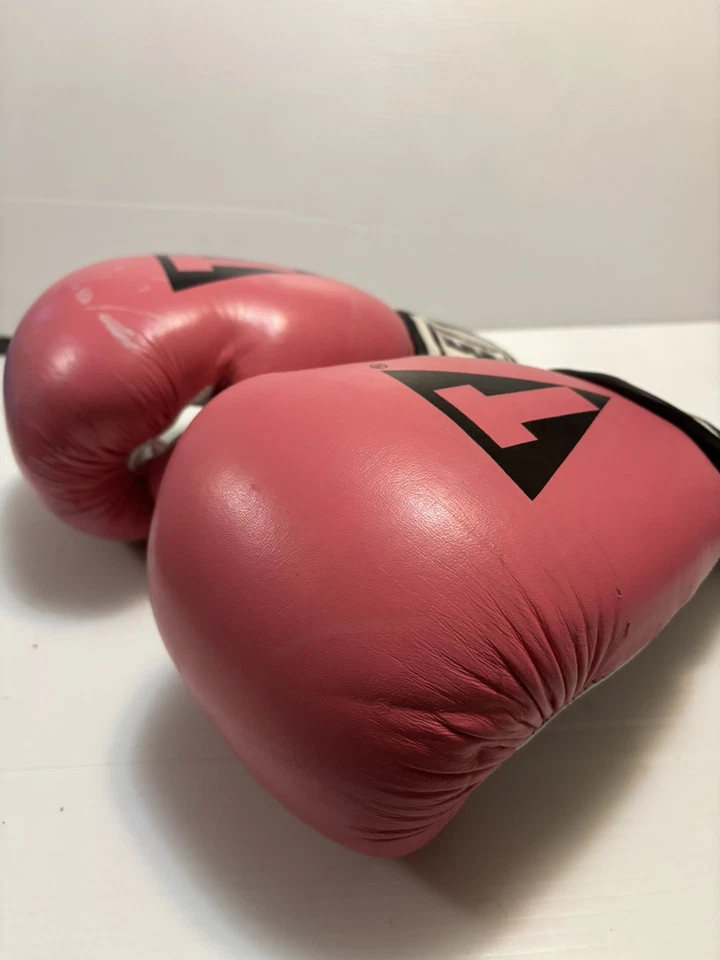 Guantes de boxeo vintage Title para mujer rosa y negro talla regular en muy buena condición difícil de encontrar Foto 3 de 4
