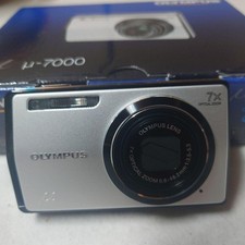 OLYMPUS 7000 digital camera