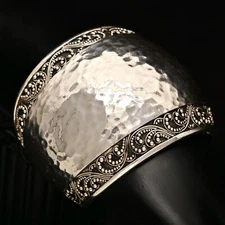 LOIS HILL Vintage Original Signed Designer Hammered Sterling Silver 925 Bracelet