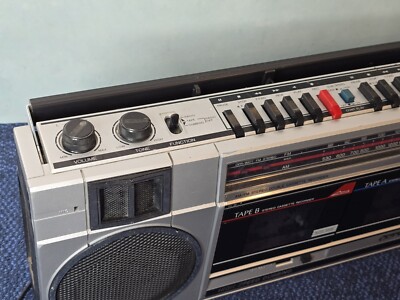 1980s SANYO M W200 RADIO STEREO CASSETTE PLAYER DUBBING