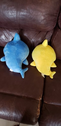 Pinkfong Baby Shark Plush Toy In Blue & One In Yellow 2019 by WowWee 15" Long - Picture 2 of 8