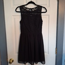 Lilly Rose Sleeveless Whimsical Mini Dress Womans Med Black Lace Dark Romantic