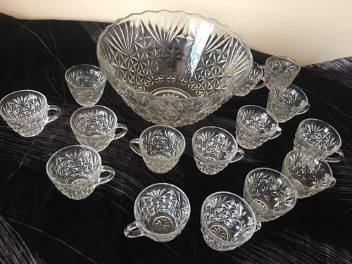 Vintage 16 ~ Piece Punch Bowl Cup Glass Set Anchor Hocking Arlington Design - Picture 2 of 12