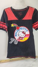 Vintage Sanrio Hello Kitty Short Sleeve V neck Large Embroidered "76" Sleep D27