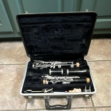 Bundy Clarinet Black Plastic Body Silver Keys with Hard Case
