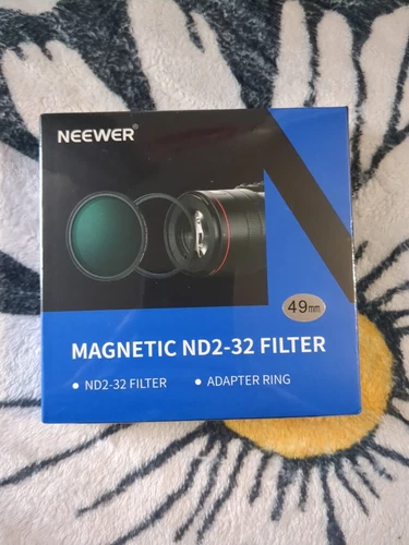 NEEWER 49mm Magnetic Variable ND Filter ND2-32 w/ Magnetic Adapter Ring - Sealed
