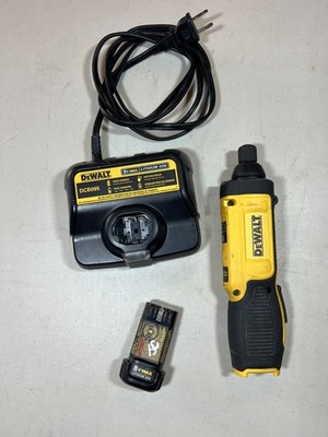 Dewalt DCF682 8V Gyroscopic Screwdriver, Battery & Charger GREAT CONDITION