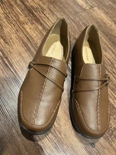 Comfortview Women’s Slip On Shoes Size 9 W Hand Crafted Brown EUC