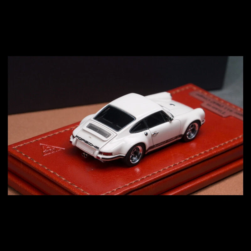 Make Up 1:64 Resin Car Model Titan 64 Porsche Singer 911 964