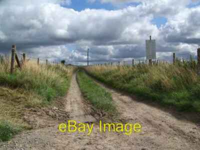 Foto 6x4 Nebenstraße bei Figheldean Die Nebenstraße nach Bourne Bottom. c2009