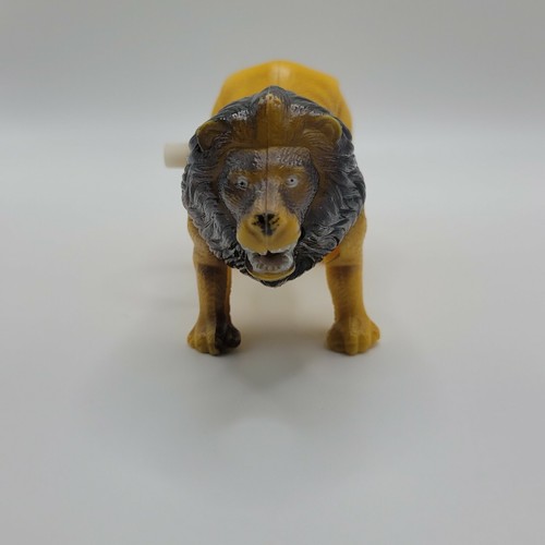 Vintage Plastic Mechanical Wind Up Toy Walking Lion Figure - does not work - Picture 3 of 6