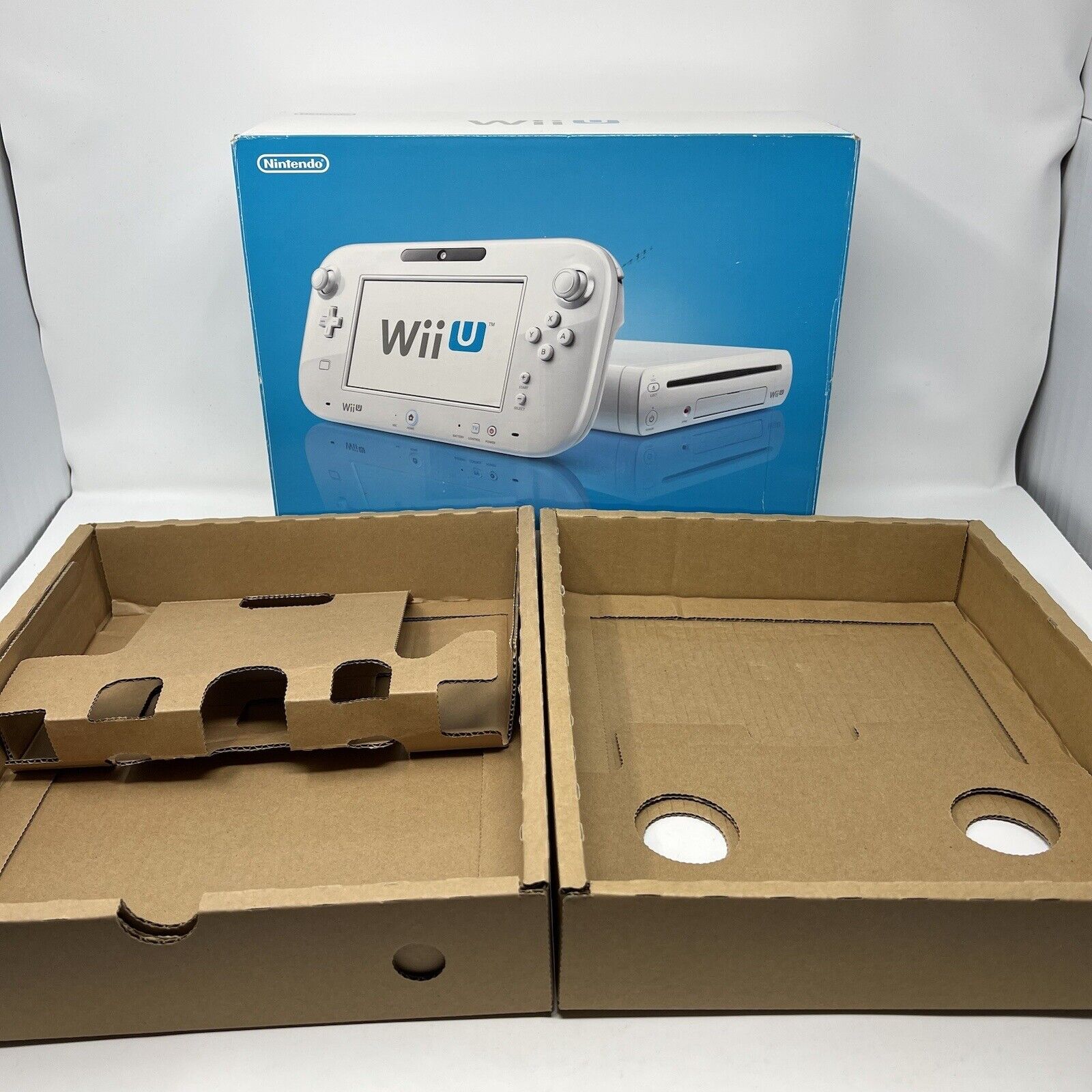 Restored Nintendo Wii U Console 8GB Basic Set White (Refurbished)