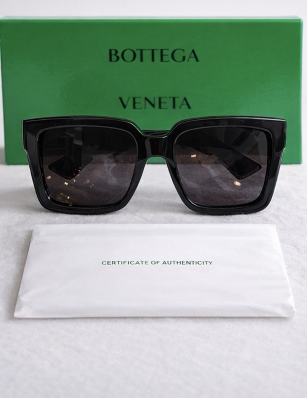 Bottega Veneta sunglasses women