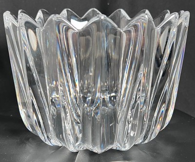 Orrefors Sweden Signed Fleur Crystal Clear Round Bowl 7 1/2''w x 5 5/8''h 1980's