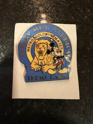 WALT DISNEY WORLD DISNEY MGM STUDIOS THEME PARK MICKEY LION BLUE LAPEL PIN