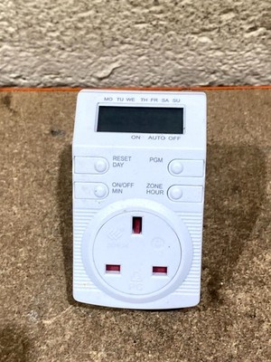 Diall IP20 7 Tage EMT700-UK programmierbare elektrische digitale Zeitschaltuhr weiß Wandhalterung