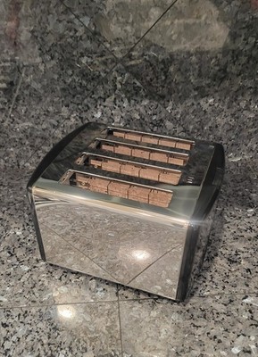 Vintage MODEL D1050B Toastmaster  4 slice toaster made in the USA 