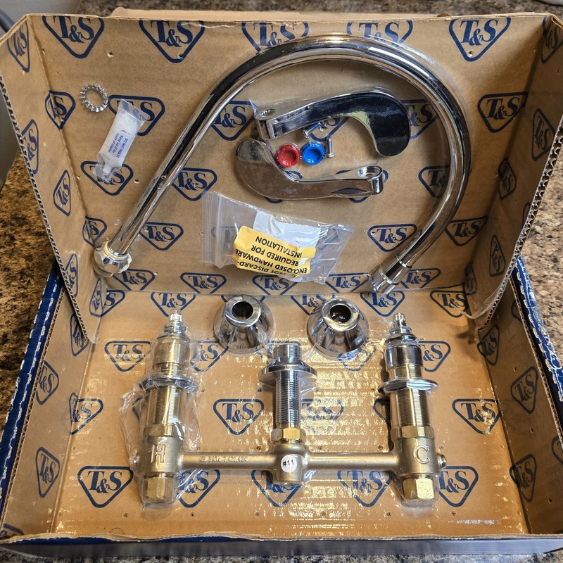 T&S Brass B-2866-01 8" Commercial Faucet
