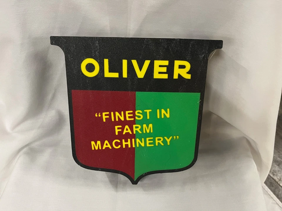 Letrero de tractor Oliver iluminado - 9" de ancho - equipo agrícola publicidad coleccionable Foto 3 de 4