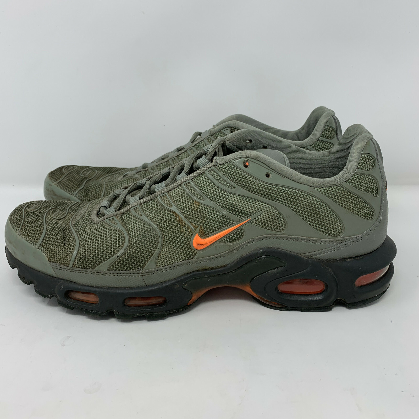 air max plus total orange