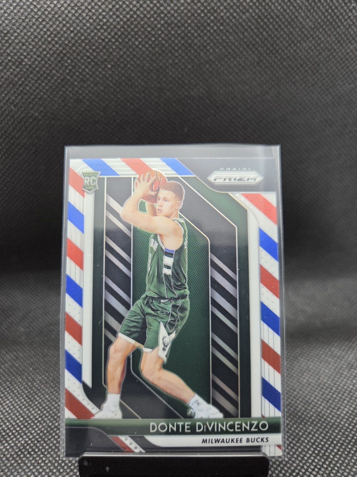 2018-19 Panini Prizm - Donte DiVincenzo #246 Red White & Blue Prizm (RC)